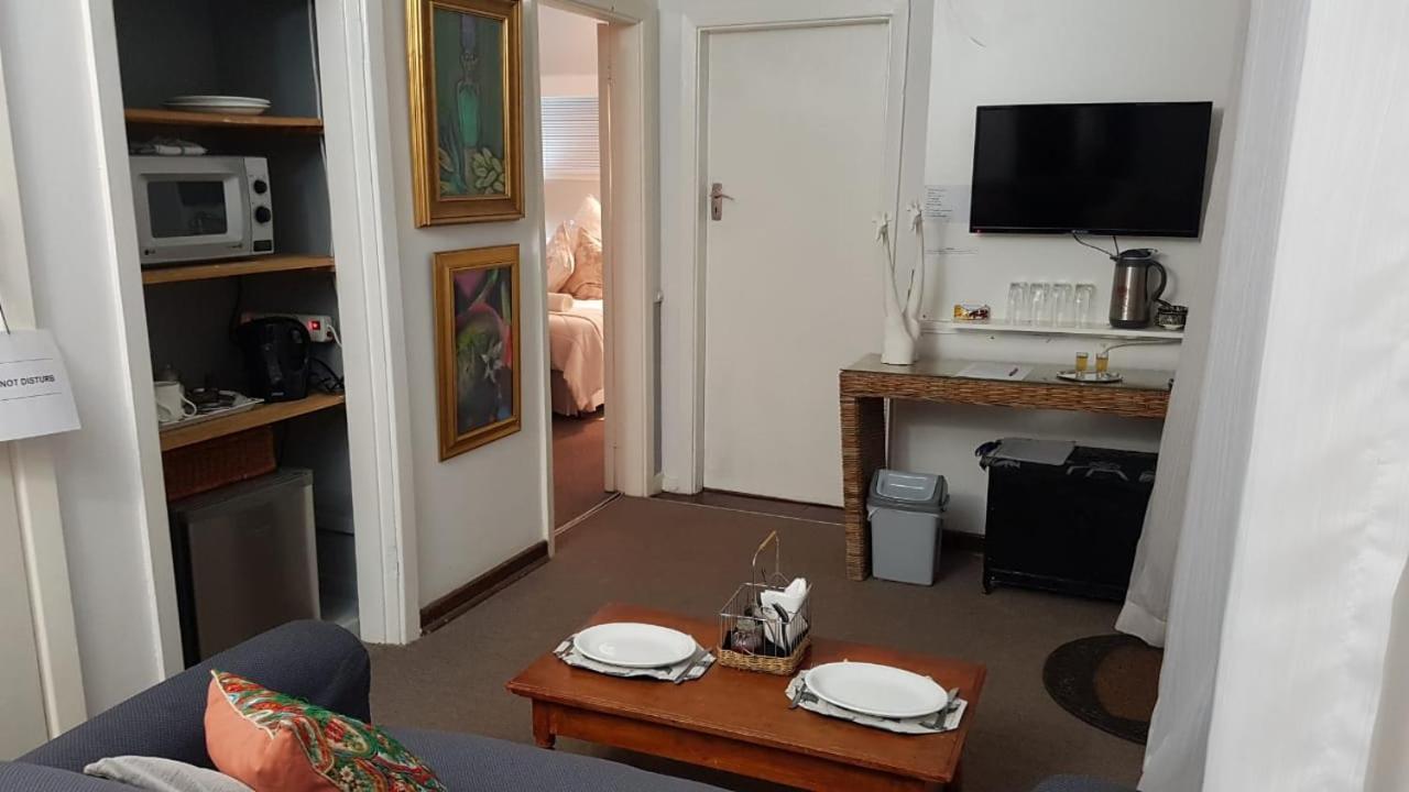 Burnham Road Suite Guest House Bulawayo Exteriör bild